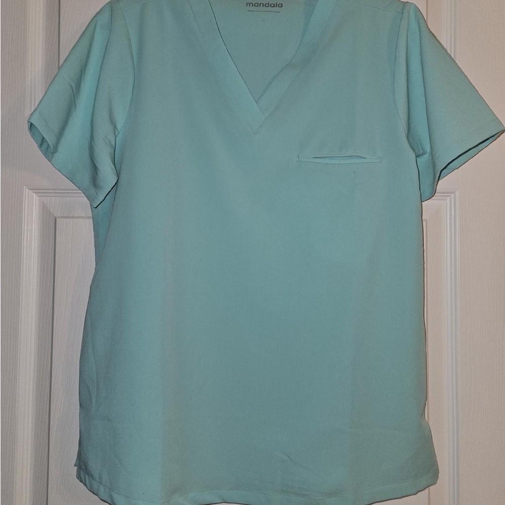 Mandala Women's V-Neck Medical Scrub Top in Light Teal